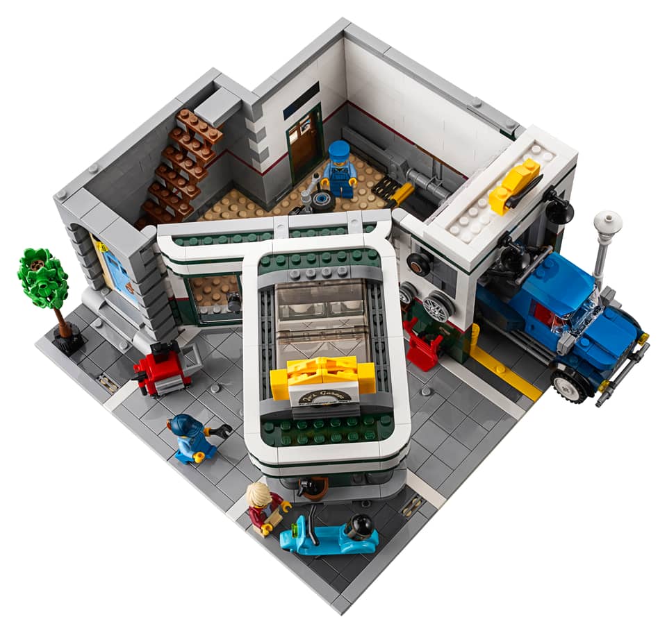 10264 Corner Garage