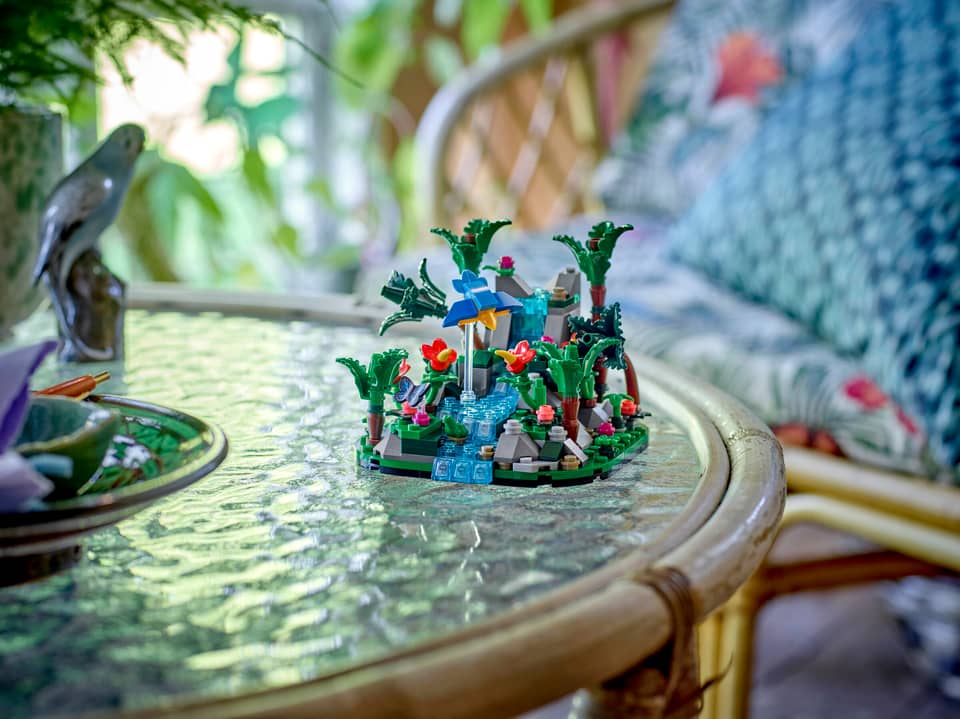 40782 Tropical rainforest diorama